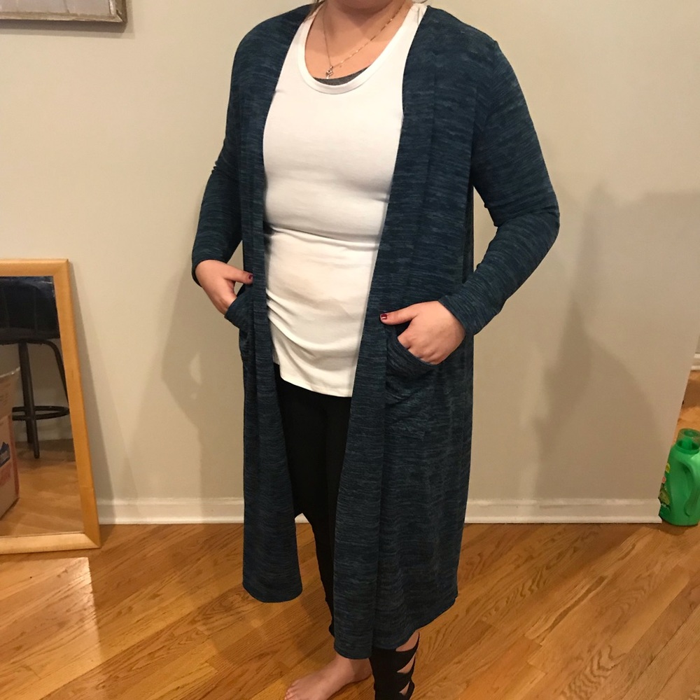 Medium Lularoe Sarah sweater